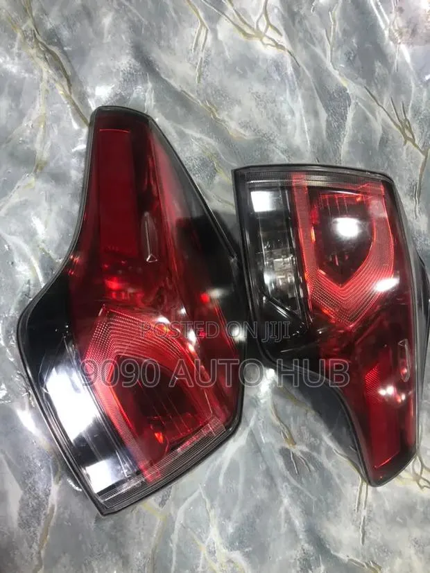 Toyota RAV4 2016, 2017, 2018 Taillight Pair – Premium | Foreign Used · Photo 1