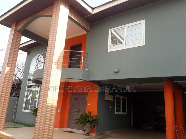 Furnished 4bdrm Duplex in West Legon for sale · Photo 3