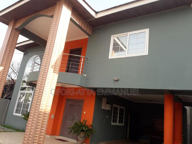 Furnished 4bdrm Duplex in West Legon for sale · Photo 4