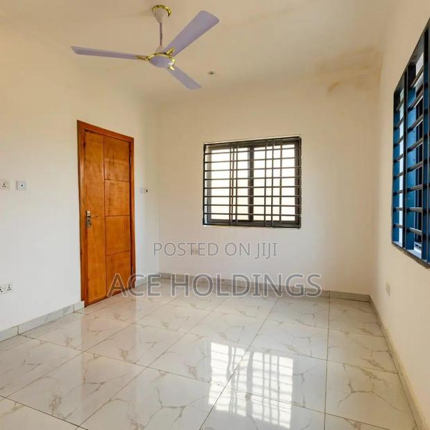 4bdrm Townhouse / Terrace in Achimota for rent · Photo 6