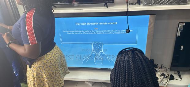 Smart 50 Digital Satellite Uhd Tv Brand New in Box Tv · Photo 2
