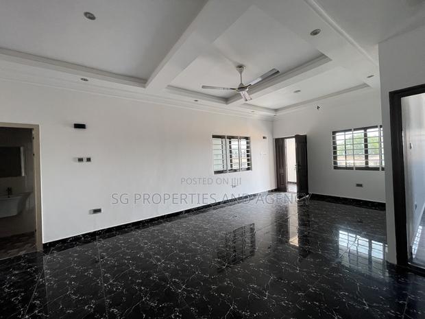 2bdrm Apartment in Batsonaa, Baatsona Total for rent · Photo 8