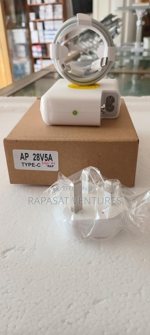 Apple Macbook 28v 5a 140w Type C Adapter · Photo 1