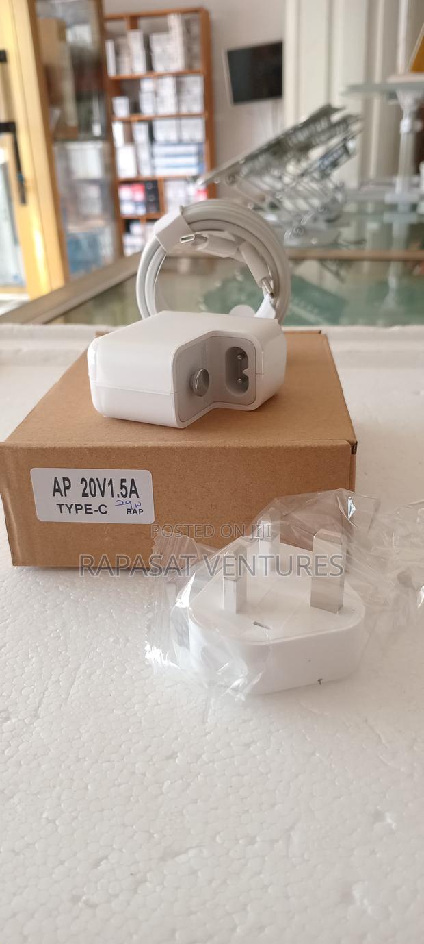 Apple Macbook 20v 1.5a 29w Type C Adapter · Photo 1