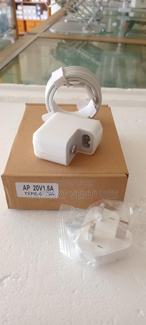 Apple Macbook 20v 1.5a 29w Type C Adapter · Photo 2
