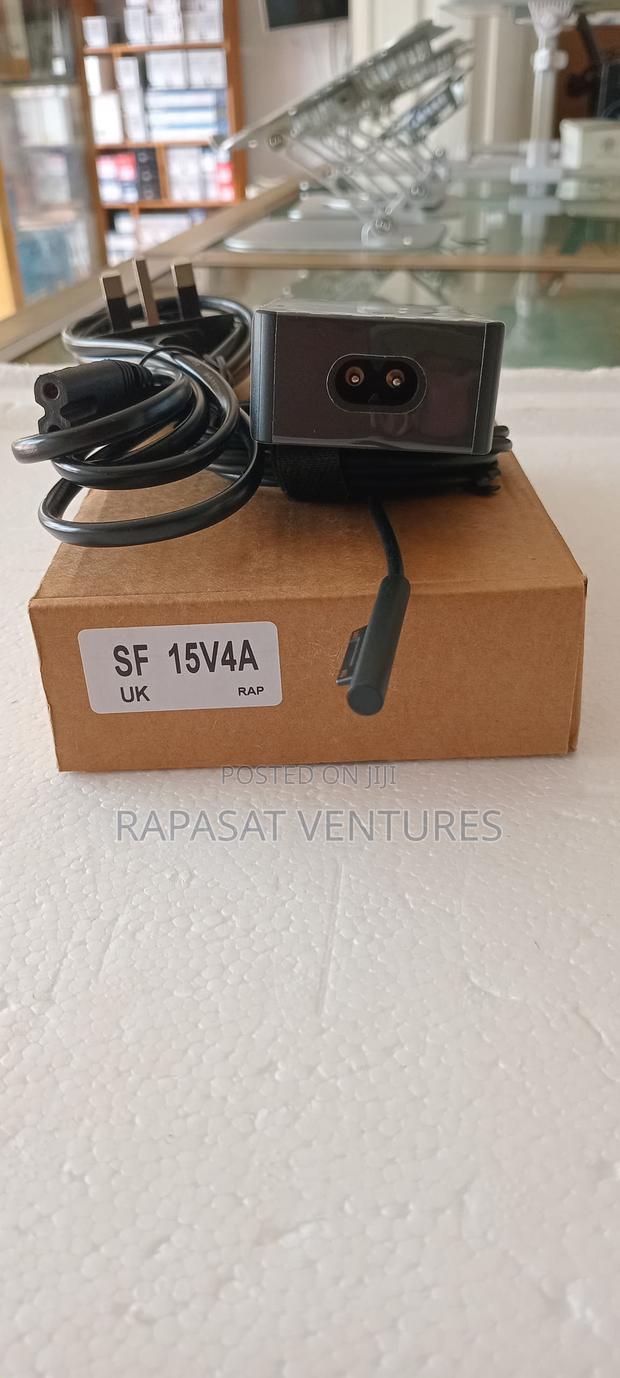 Microsoft Surface Pro 15v 4a 65w Adaptor · Photo 1