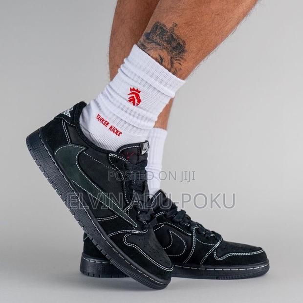 Travis Scott Air Jordan 1 Low Og "Black Phantom" · Photo 2