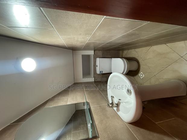 3bdrm Apartment in Batsonaa, Baatsona Total for rent · Photo 6
