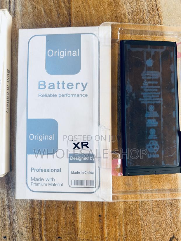 iPhone Xr Battery · Photo 2