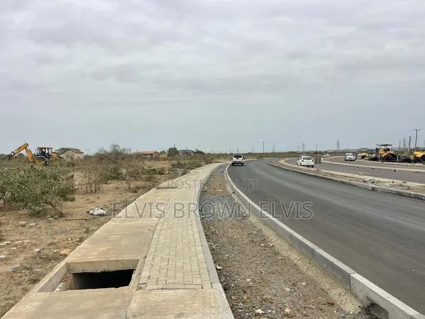 A Roadside Land for Sale at West Trasacco to Motoway · Photo 1