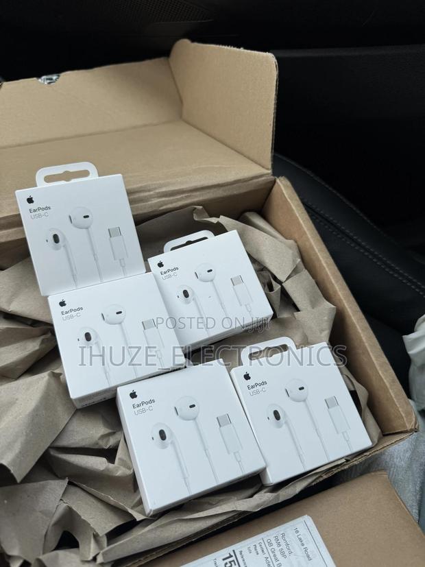 100% Genuine Apple Earpods (USB-C) - Latest Model · Photo 1