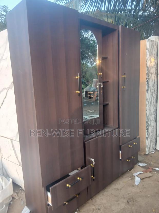 Qquality Wardrobe · Photo 1