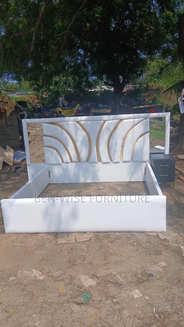 Quality Queen Size Bed · Photo 1