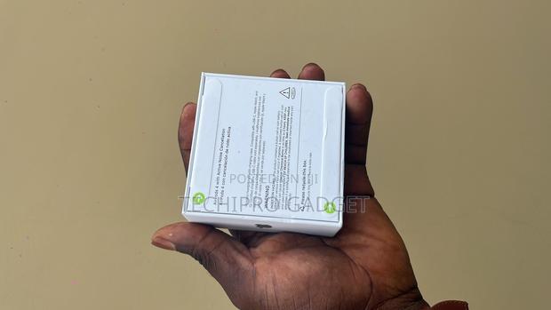 Apple Airpods Actively Noise Cancellation Sealed · Photo 2