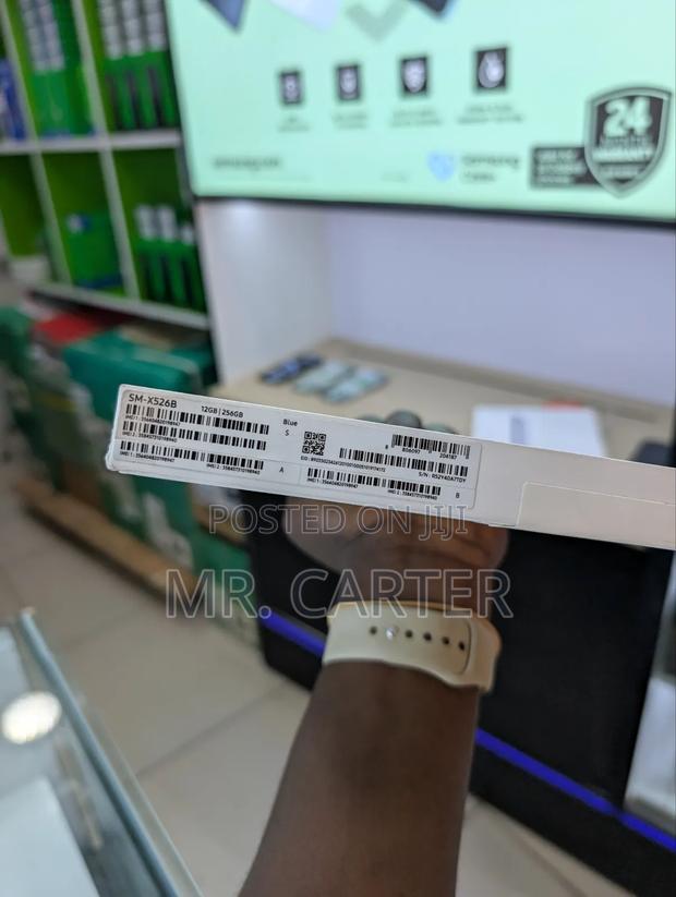 New Samsung Galaxy Tab S10 FE+ 256 GB Blue · Photo 7