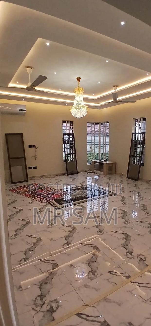 5bdrm House in Sam Properties, West Hills Mall Area for sale · Photo 3