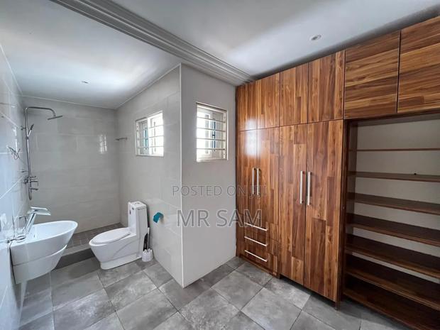5bdrm House in Sam Properties, West Hills Mall Area for sale · Photo 8