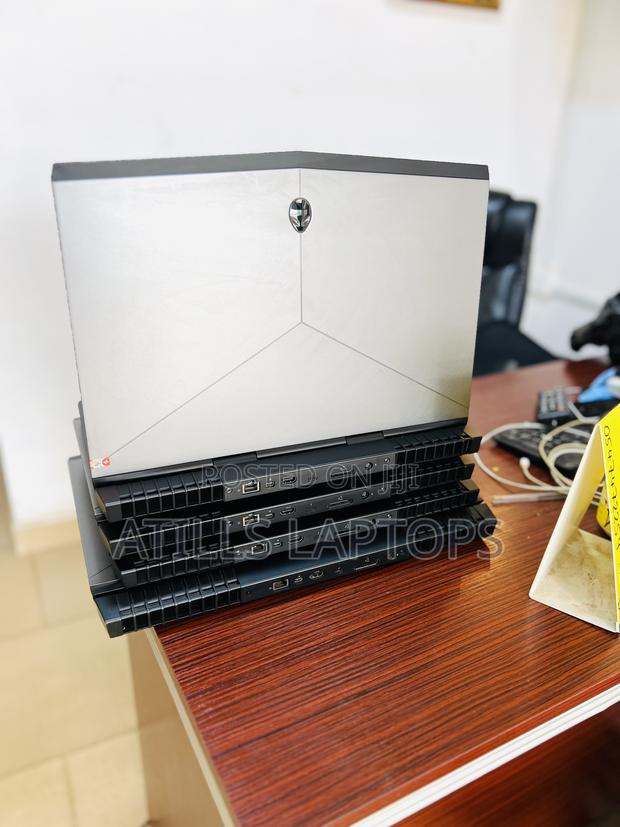 Laptop Alienware M15 R3 16GB Intel Core I7 HDD+SSD 1.5T · Photo 3