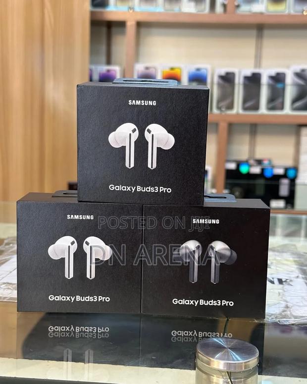 Samsung Galaxy Buds 3 Pro Noise Canceling Blade Lights · Photo 3