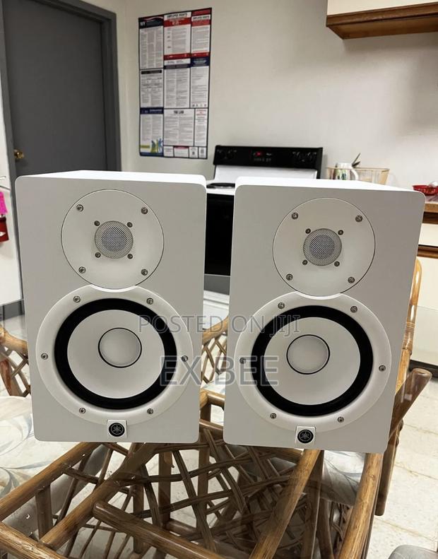 Yamaha Hs5 Powered Studio Monitor Pair White · Photo 1