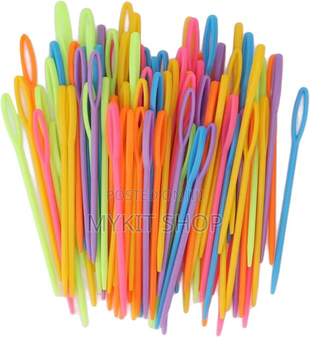 Plastic Yarn Needle · Photo 1