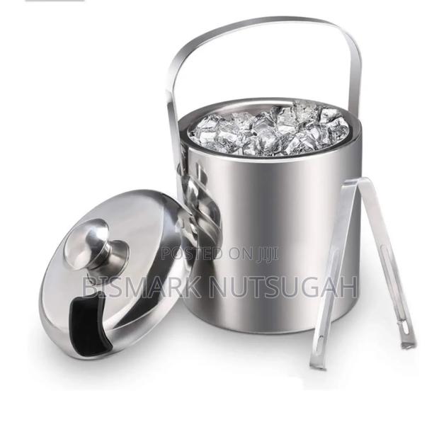 Ice Cubes Bucket for Sale · Photo 1