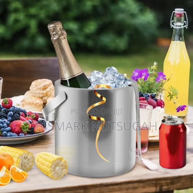 Ice Cubes Bucket for Sale · Photo 2