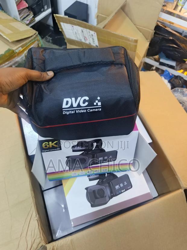 Digital Camera · Photo 1