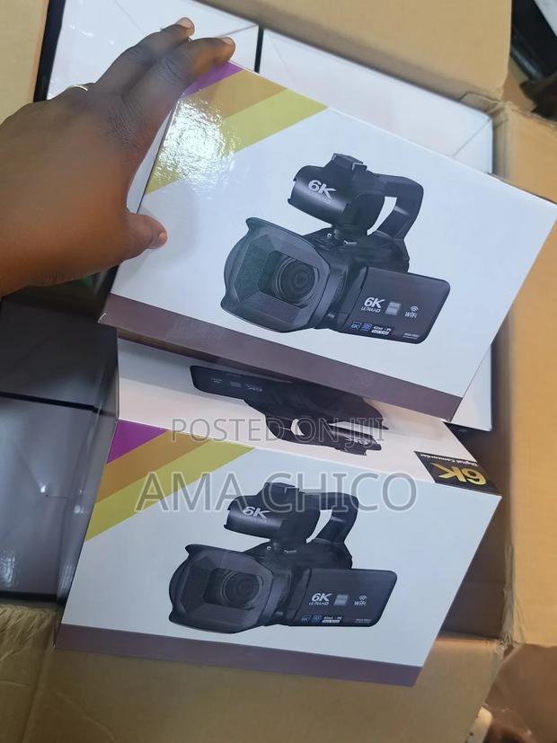 Digital Camera · Photo 2