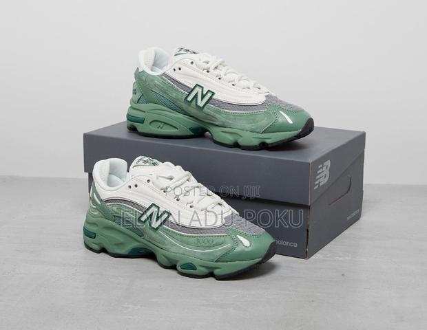 New Balance 1000 Vi “ Green” · Photo 1