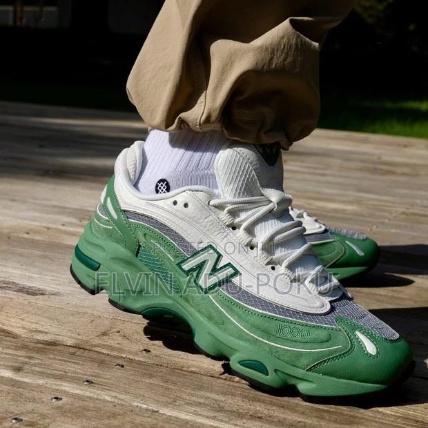 New Balance 1000 Vi “ Green” · Photo 2
