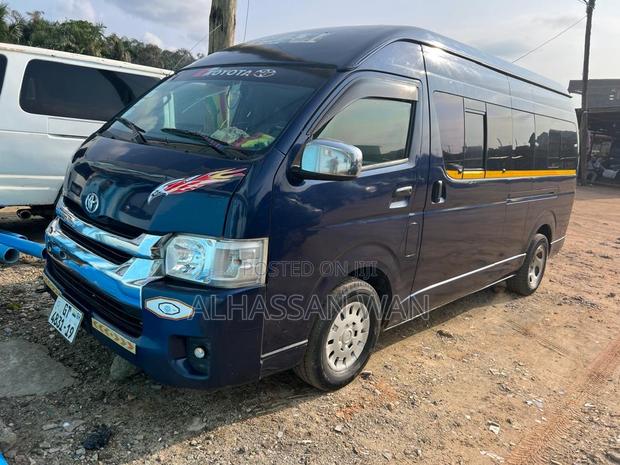 Toyota HiAce 2010 Blue · Photo 2