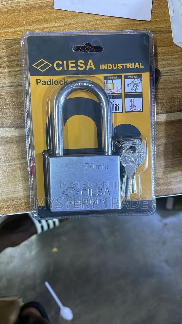 Ciesa Industrial Padlock 70mm · Photo 1