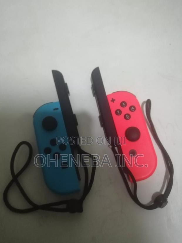 Original Nintendo Switch Joy-Con · Photo 3