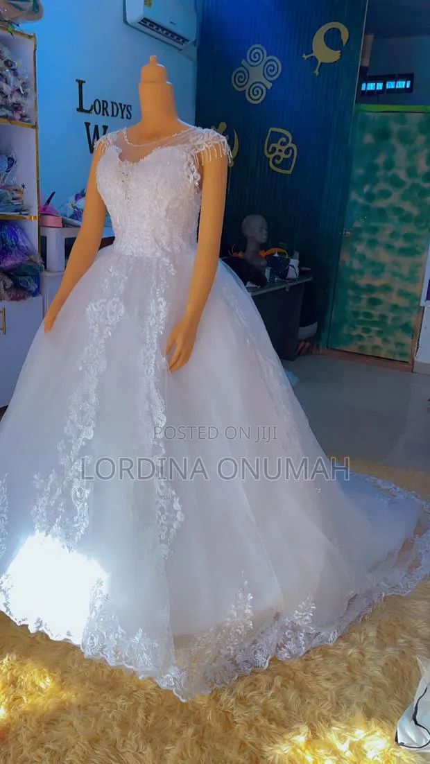 Wedding Gown · Photo 7