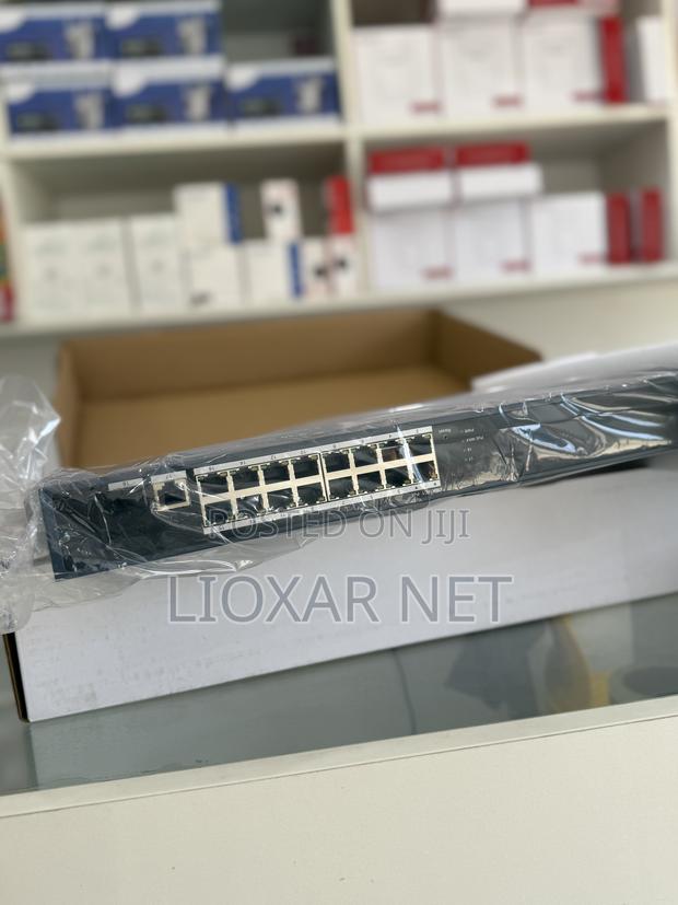 Hikvision 16ports Poe Switch · Photo 4