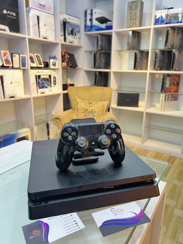 Fairly Used Ps4 With 6 Latest Games · Photo 2
