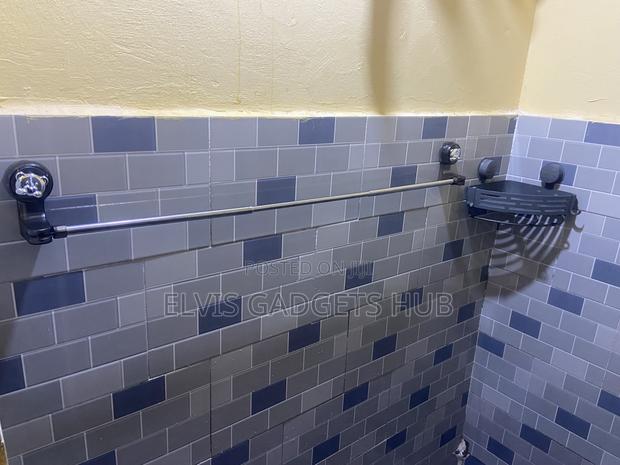 Suction Adjustable Towel Holder · Photo 4