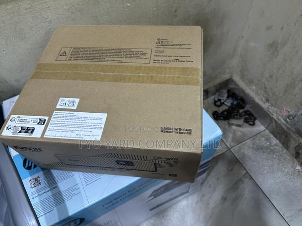 Large Conference Quality Display Epson Projector · Photo 2