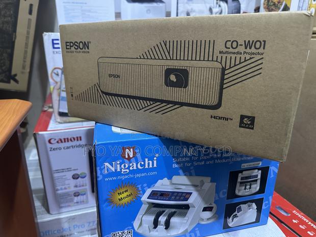 Bright, Vibrant Colors Epson Portable Projector · Photo 2