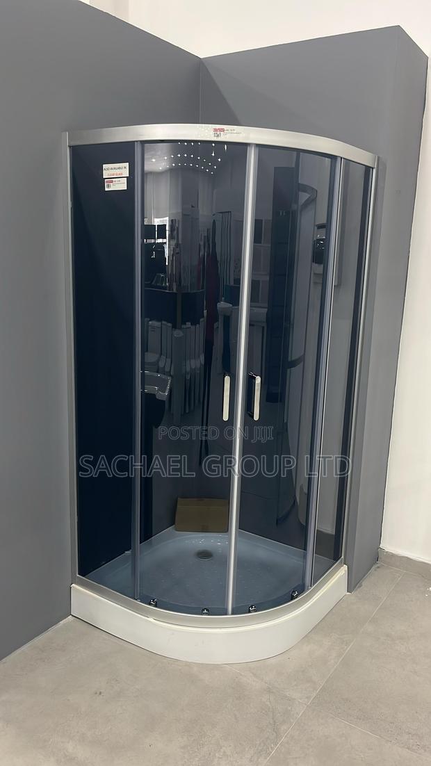90cm X 90cm Shower Cubicle · Photo 1