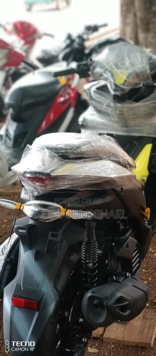 New Yamaha NMAX 155 2025 Yellow · Photo 3