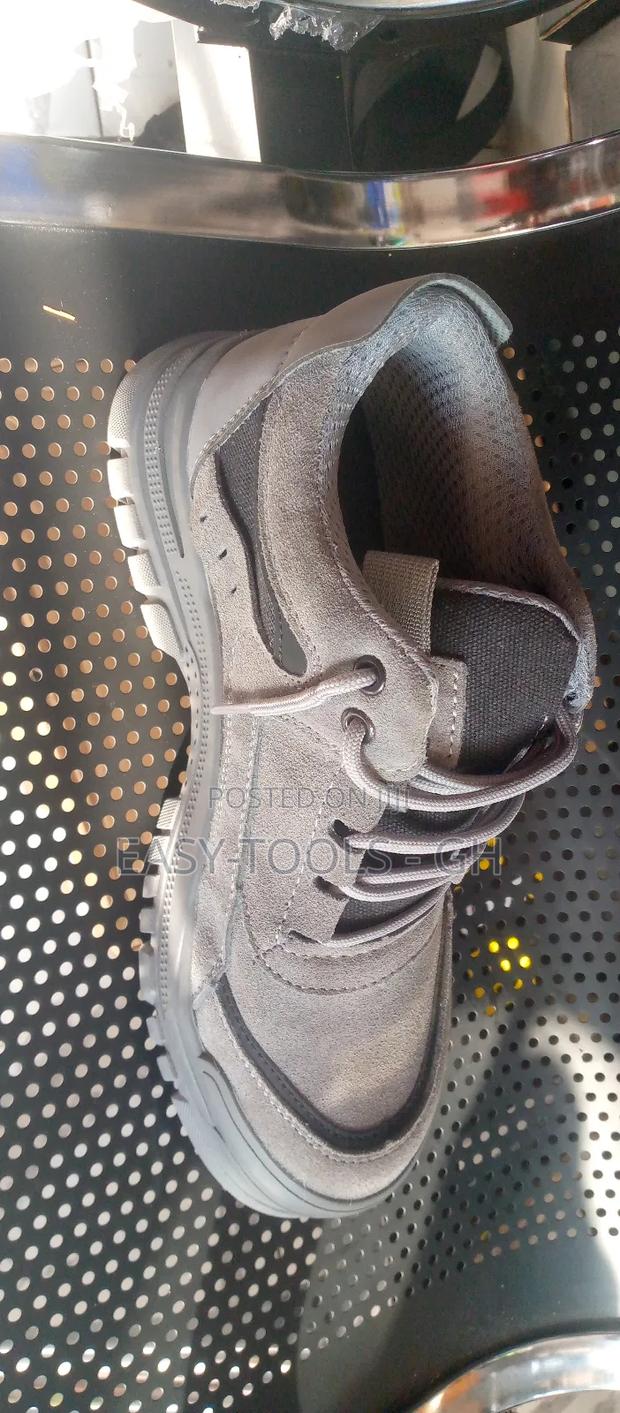 Safety Shoes · Photo 3