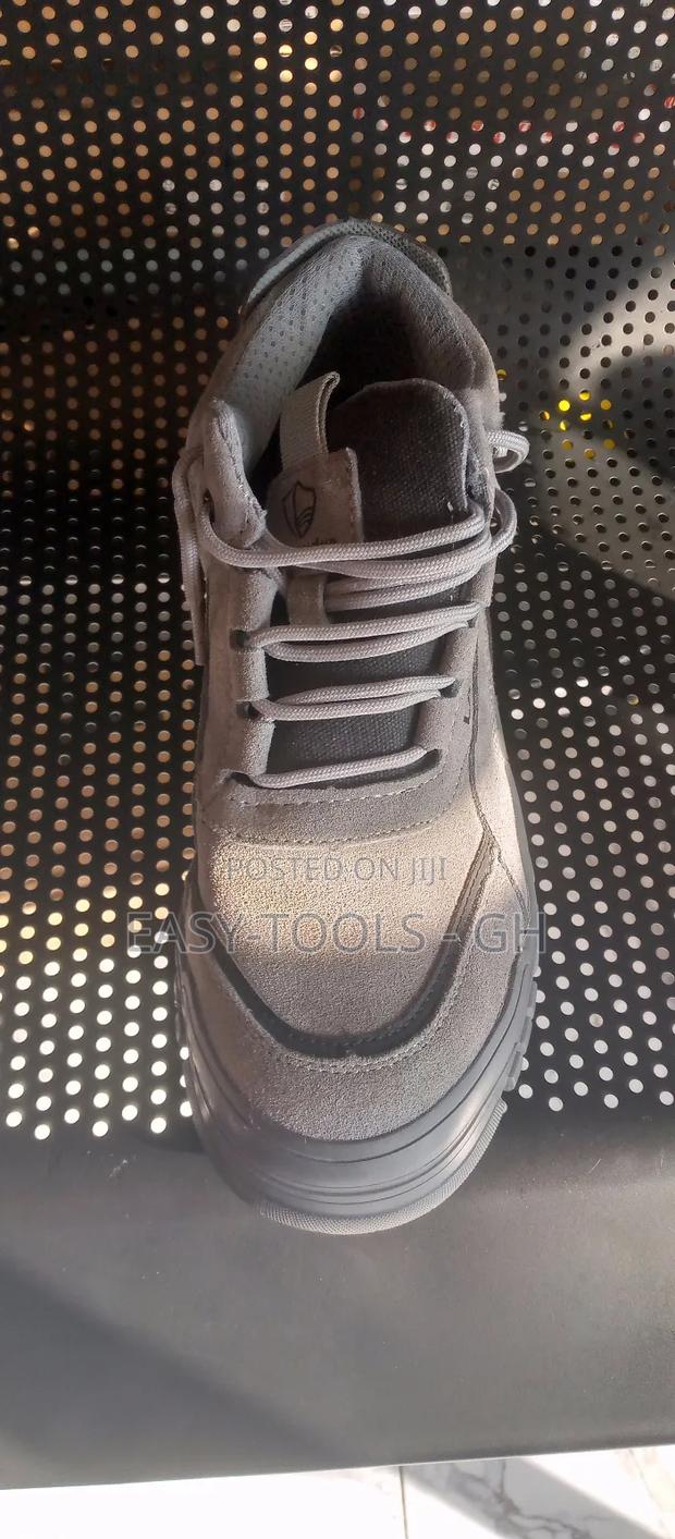 Safety Shoes · Photo 5
