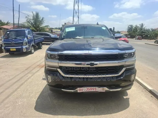 Chevrolet Silverado 2018 Black · Photo 1