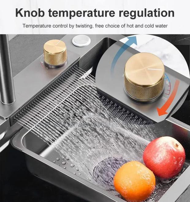 Intelligent Stainless Steel Waterfall Sink · Photo 2