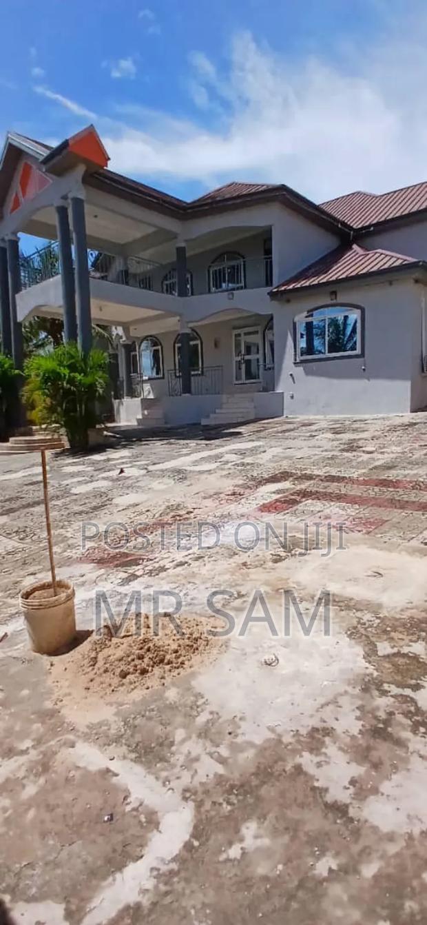 20bdrm House in Sam Properties, West Hills Mall Area for rent · Photo 7