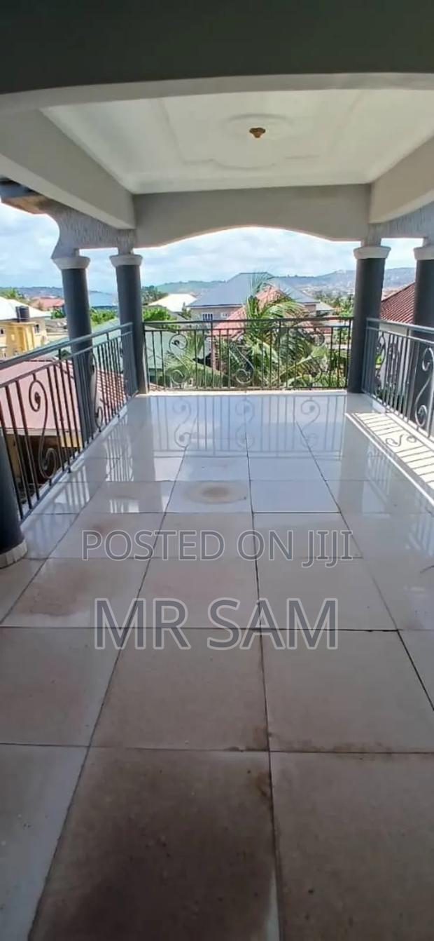 20bdrm House in Sam Properties, West Hills Mall Area for rent · Photo 8