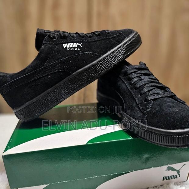 Puma Suede Classic "Triple Black" · Photo 1