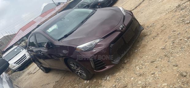 Toyota Corolla SE Special Edition 4dr Sedan (1.8L 4cyl CVT) 2017 Gray · Photo 2
